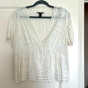 Detailed Deep V Shirt 💓